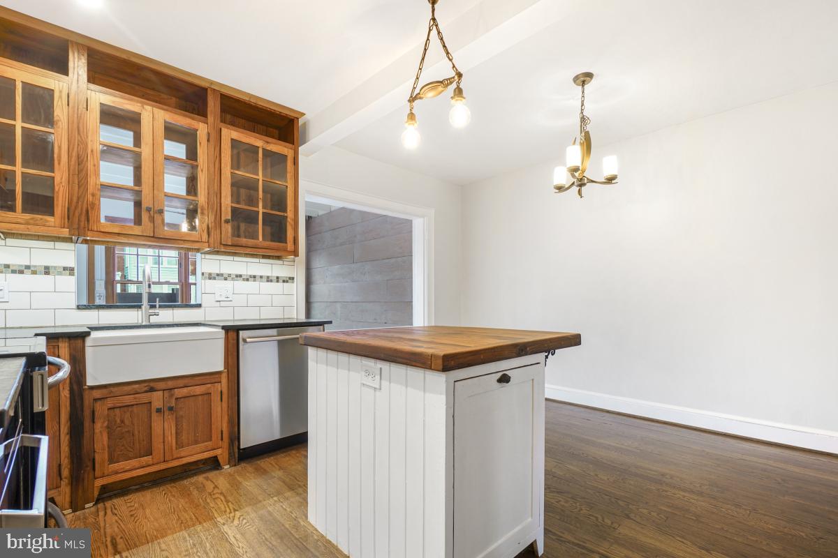 525 24th Street Northeast Washington, DC 20002 - Photo 13 of 49 Kitchen