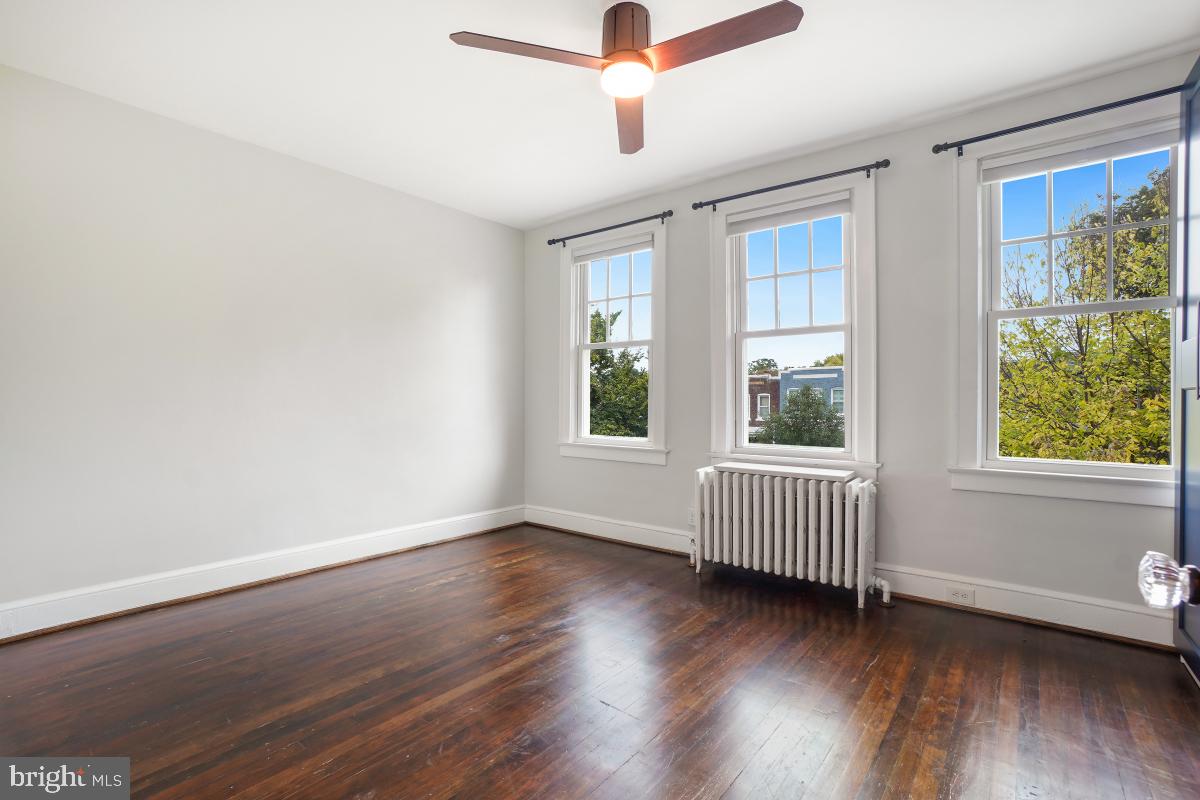 525 24th Street Northeast Washington, DC 20002 - Photo 19 of 49 Primary Bedroom