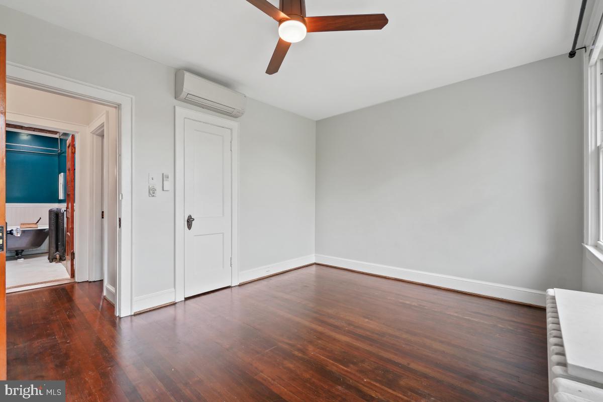 525 24th Street Northeast Washington, DC 20002 - Photo 20 of 49 Primary Bedroom
