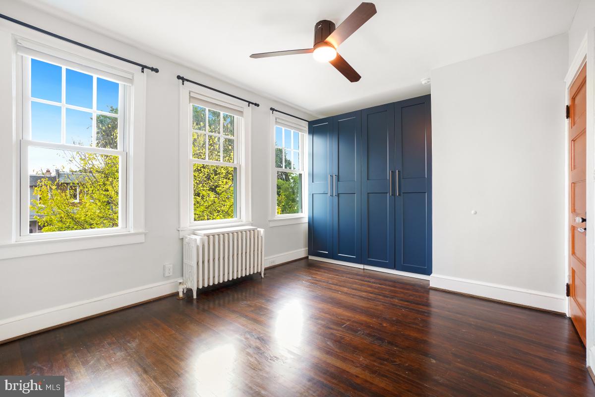 525 24th Street Northeast Washington, DC 20002 - Photo 21 of 49 Primary Bedroom