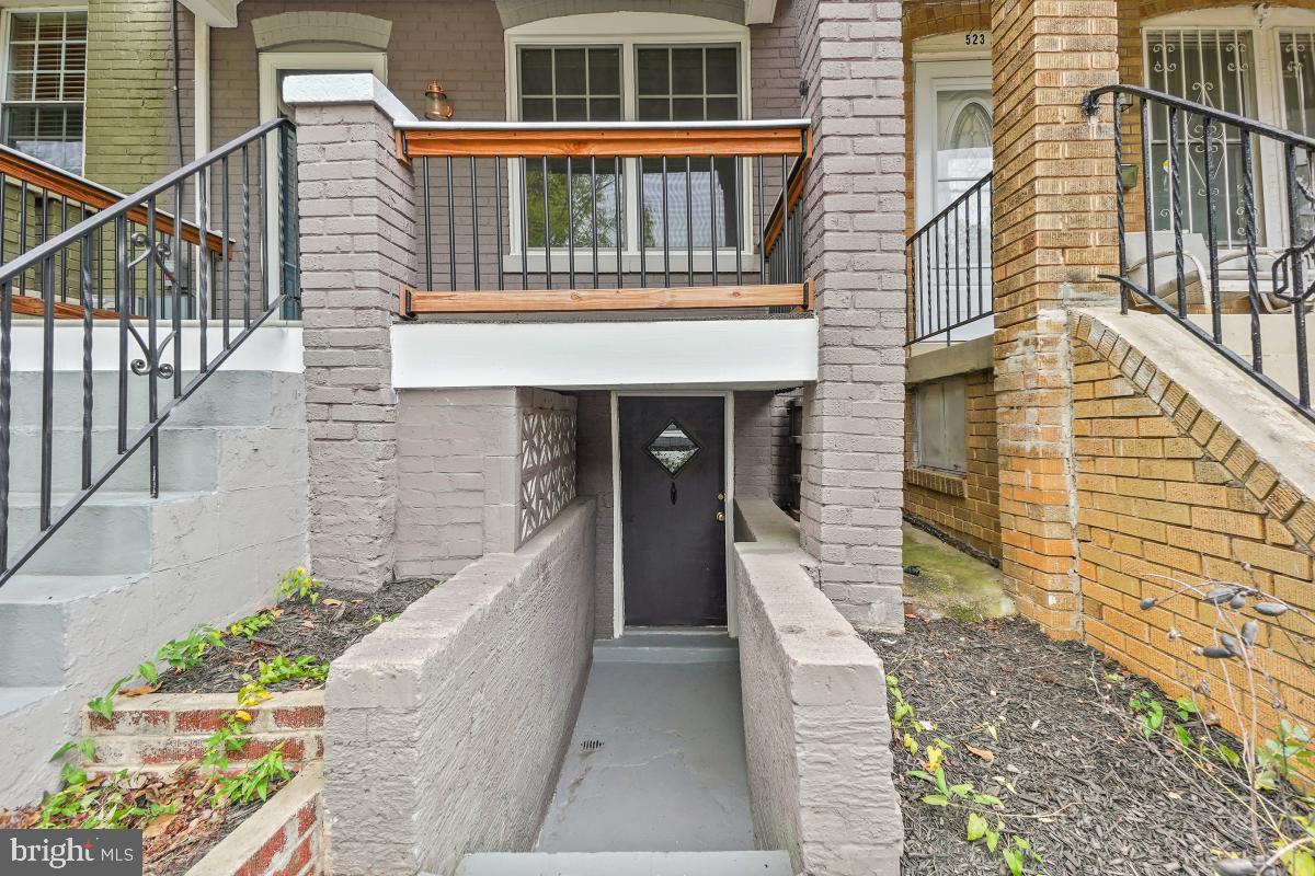 525 24th Street Northeast Washington, DC 20002 - Photo 4 of 49