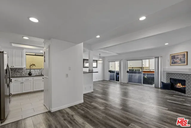 $4,395 | 1811 Manning Avenue, Unit 202, Los Angeles, CA 90025