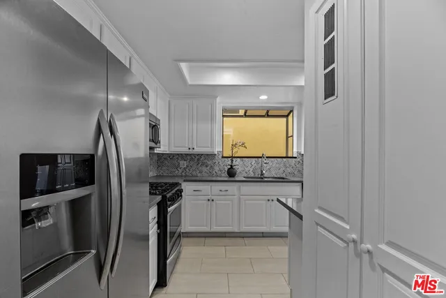 $4,395 | 1811 Manning Avenue, Unit 202, Los Angeles, CA 90025