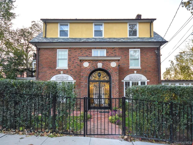 $3,600 | 120 Prospect Avenue, Unit 2, Sea Cliff, NY 11579