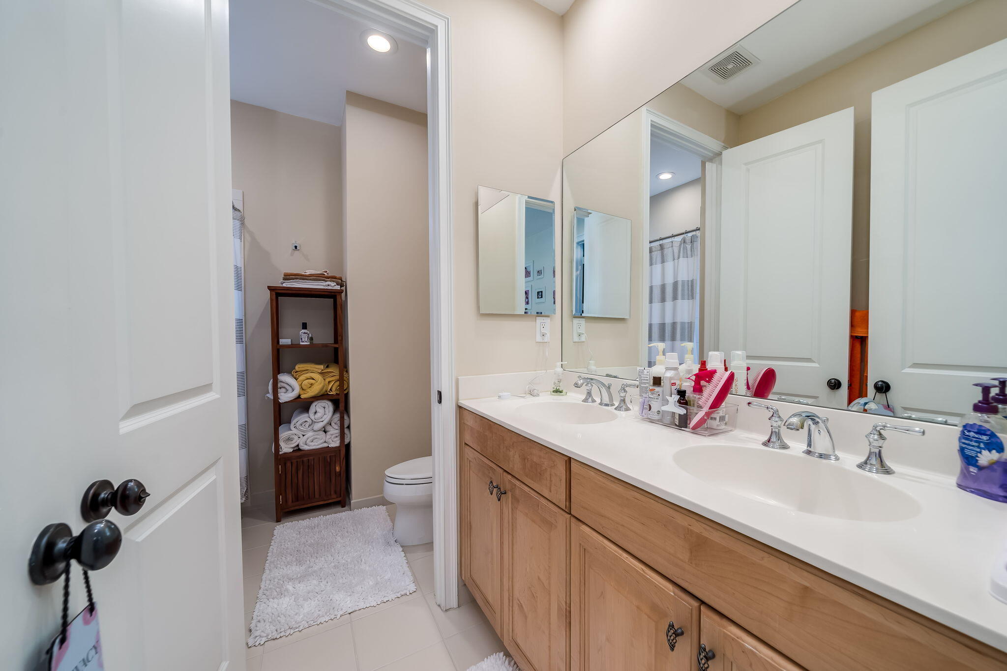 50 Via Poinciana Lane Boca Raton, FL 33487 - Photo 22 of 45 2nd floor guest bath