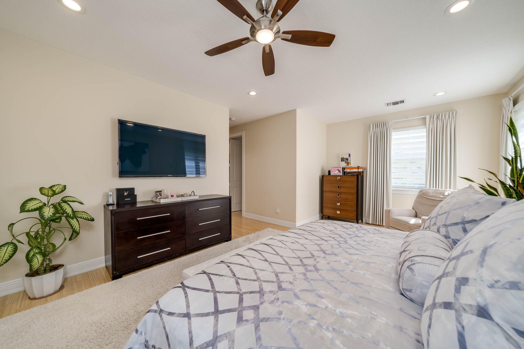 50 Via Poinciana Lane Boca Raton, FL 33487 - Photo 31 of 45 Mater Bedroom