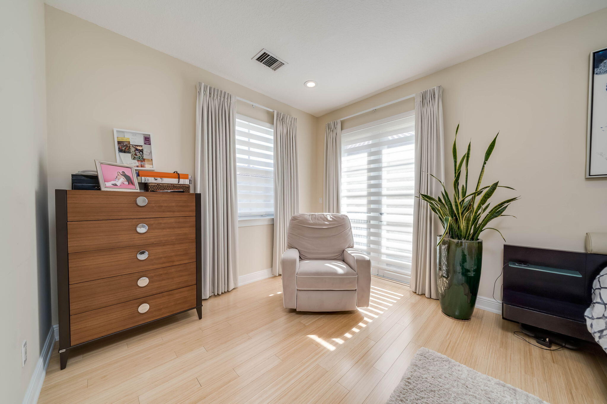 50 Via Poinciana Lane Boca Raton, FL 33487 - Photo 32 of 45 Master bedroom sitting area