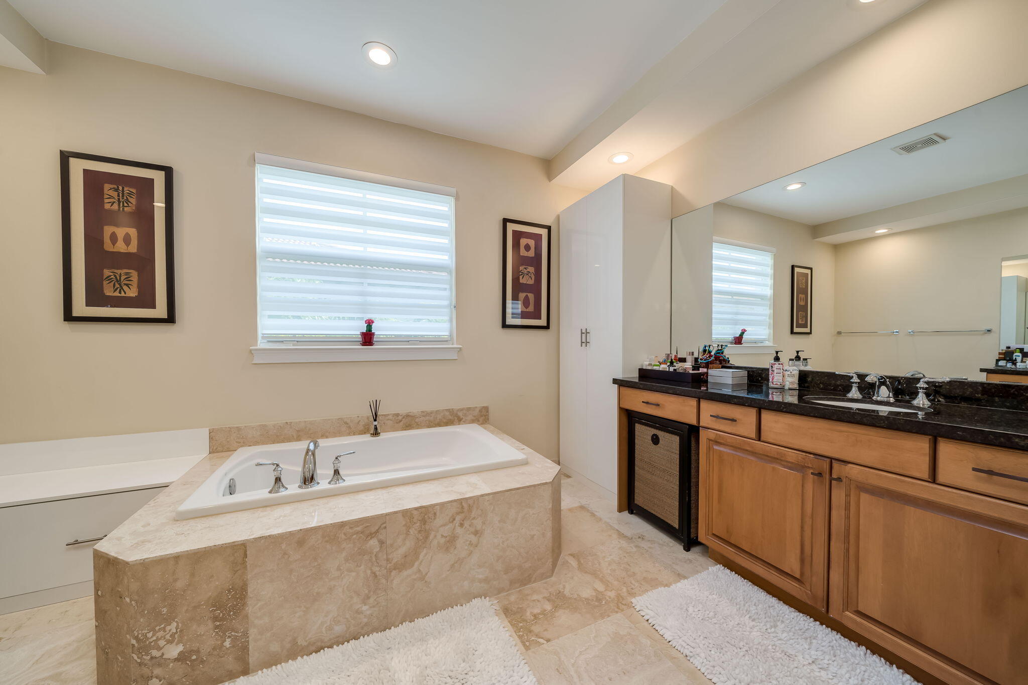 50 Via Poinciana Lane Boca Raton, FL 33487 - Photo 34 of 45 Master bath