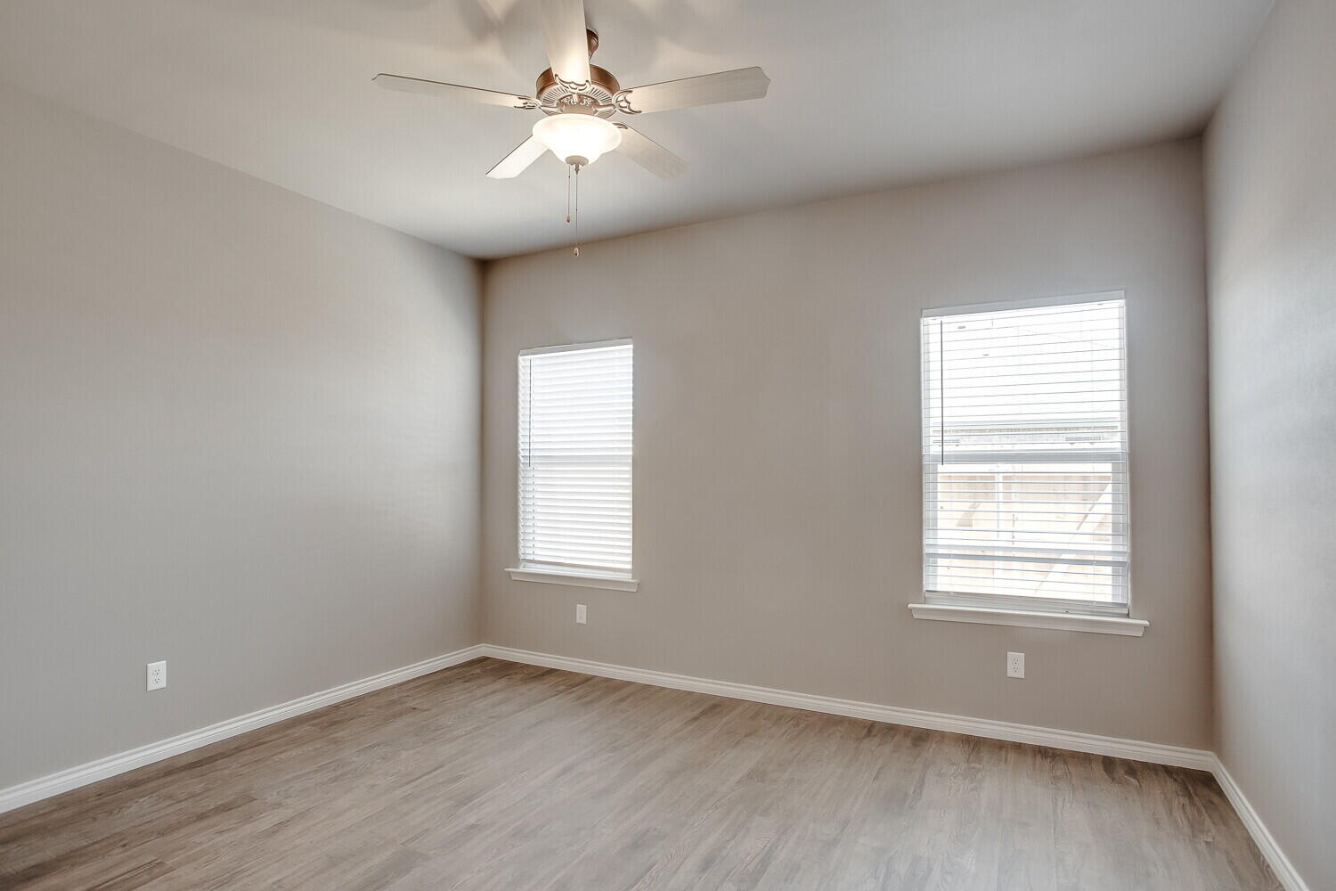 1405 16th Street, Unit B Shallowater, TX 79363 - Photo 10 of 16 10
