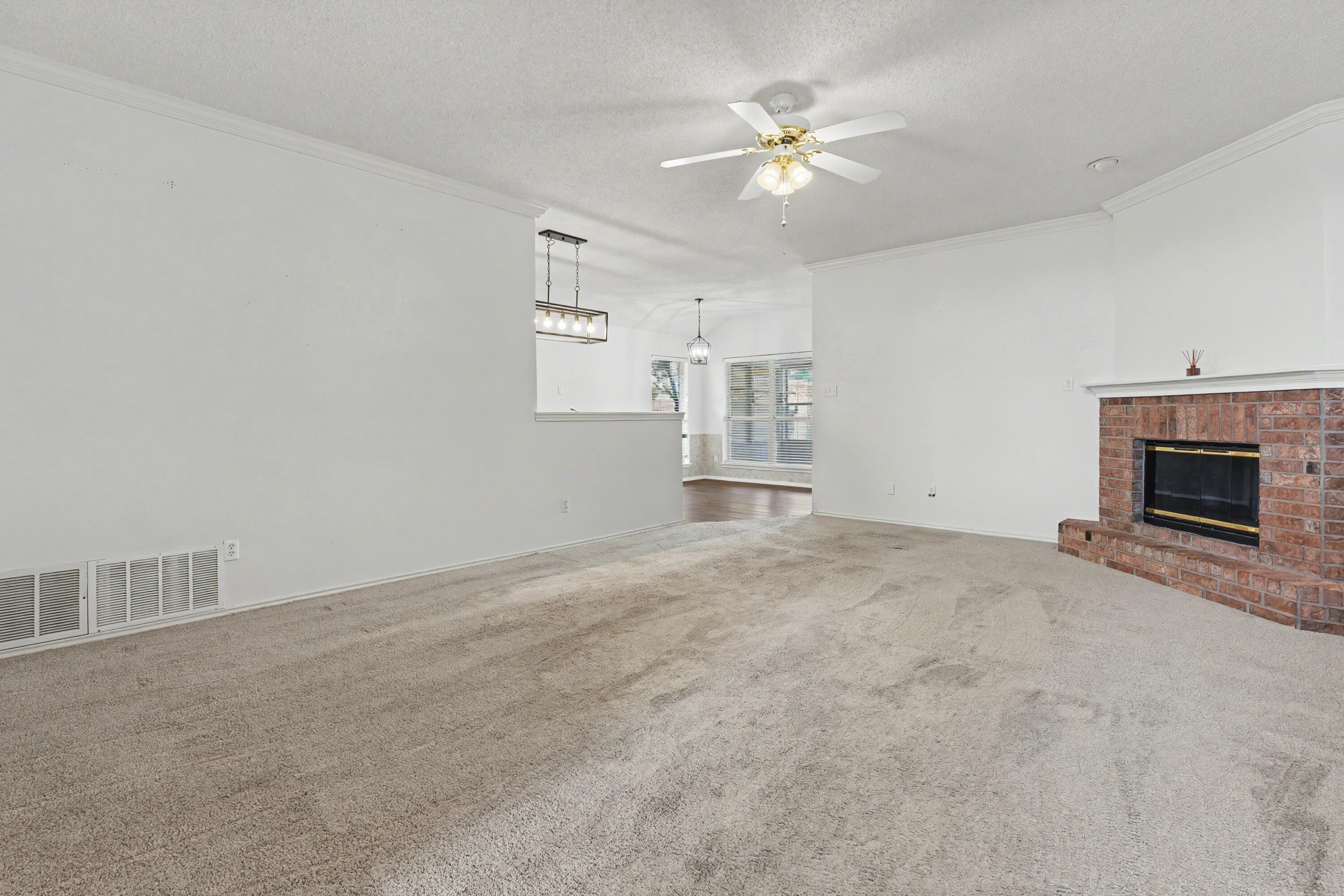 6208 15th Street Lubbock, TX 79416 - Photo 4 of 26 DSC02801