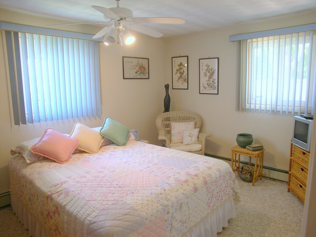 6 Maureen Road Framingham, MA 01701 - Photo 17 of 30 Gallery Image 17