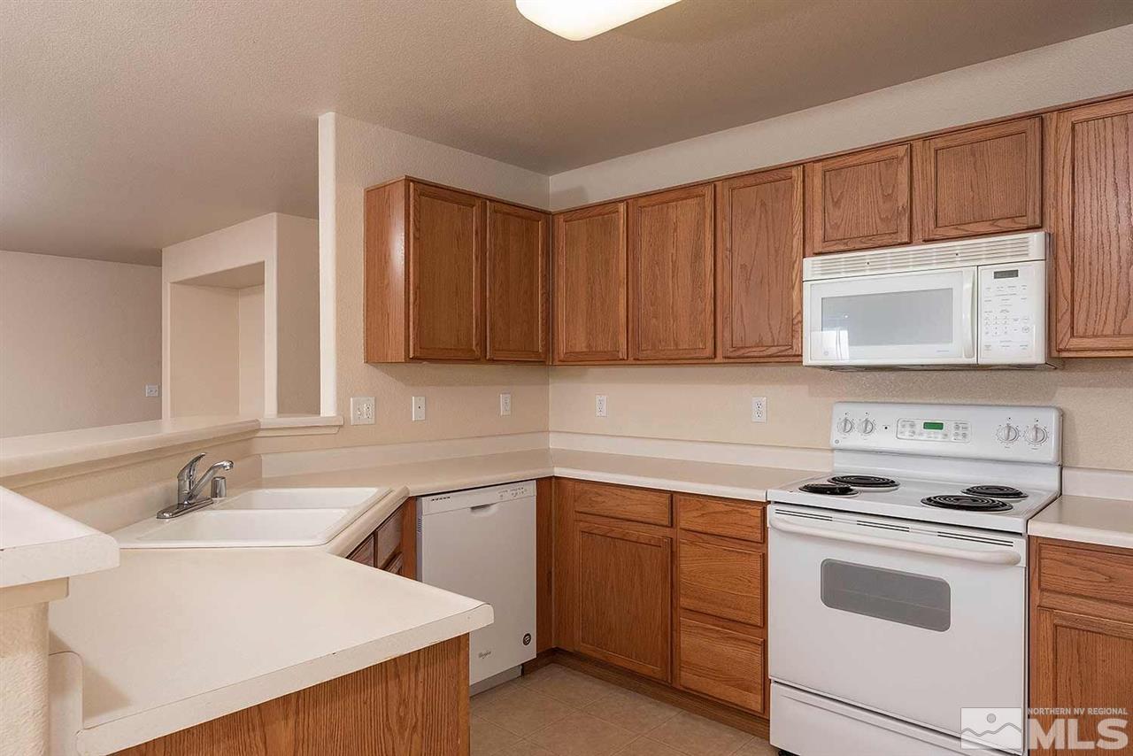 8925 Griffon Court Reno, NV 89506 - Photo 6 of 16 Photo 6