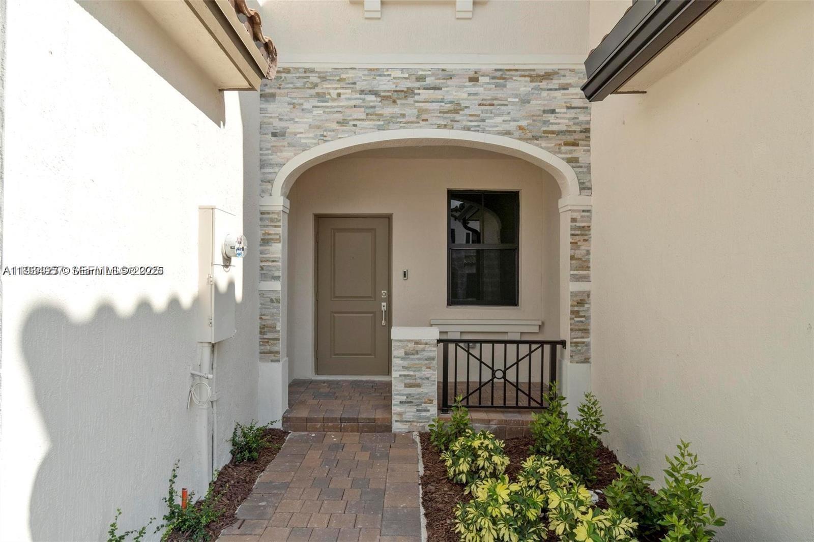 24643 Southwest 119th Court, Unit 24643 Homestead, FL 33032 - Photo 4 of 31