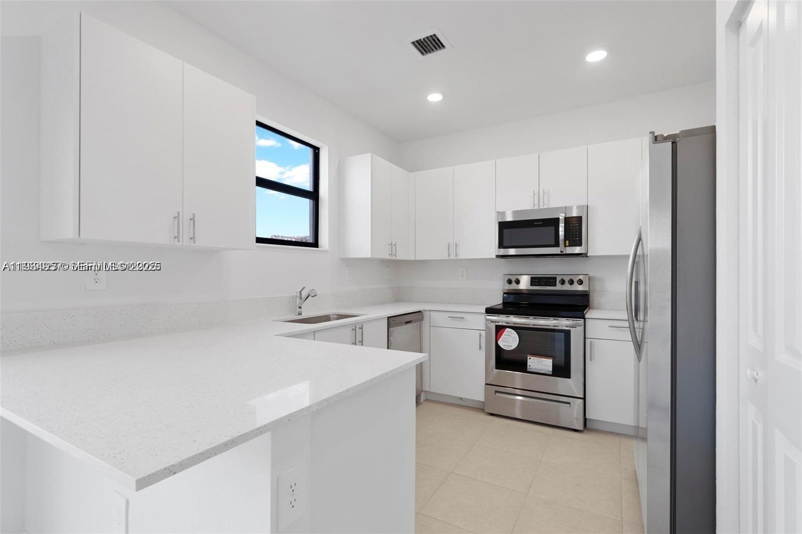 24643 Southwest 119th Court, Unit 24643 Homestead, FL 33032 - Photo 9 of 31