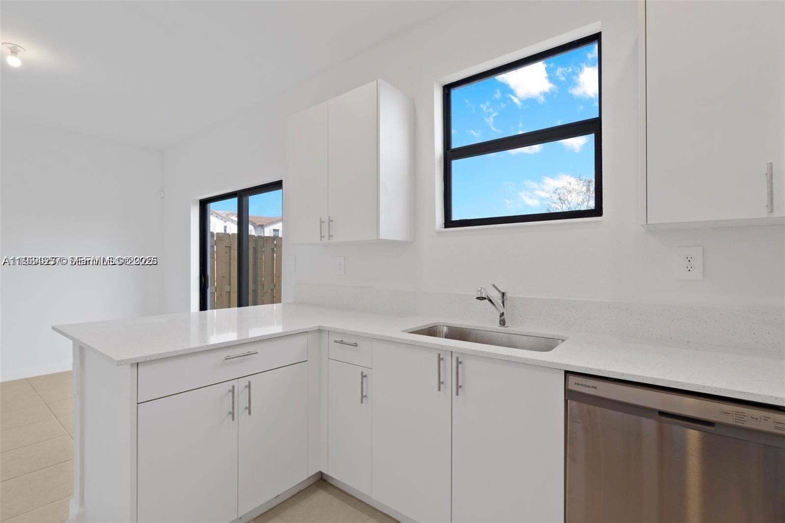 24643 Southwest 119th Court, Unit 24643 Homestead, FL 33032 - Photo 10 of 31