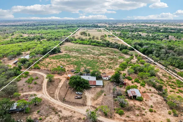 $725,000 | 3200 Cattlemens Row, Lockhart, TX 78644