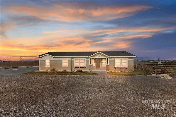$474,999 | 1350 East 3900th Street North, Buhl, ID 83316