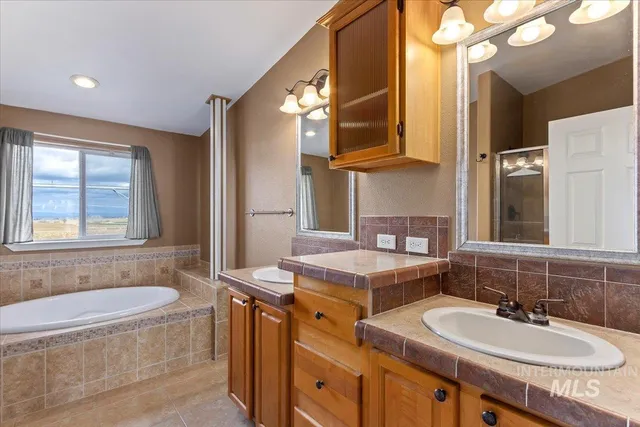 $474,999 | 1350 East 3900th Street North, Buhl, ID 83316