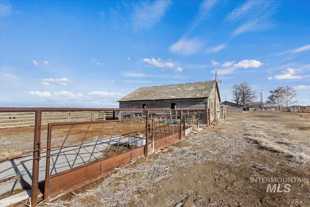 $474,999 | 1350 East 3900th Street North, Buhl, ID 83316