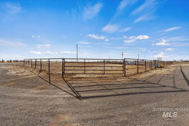 $474,999 | 1350 East 3900th Street North, Buhl, ID 83316