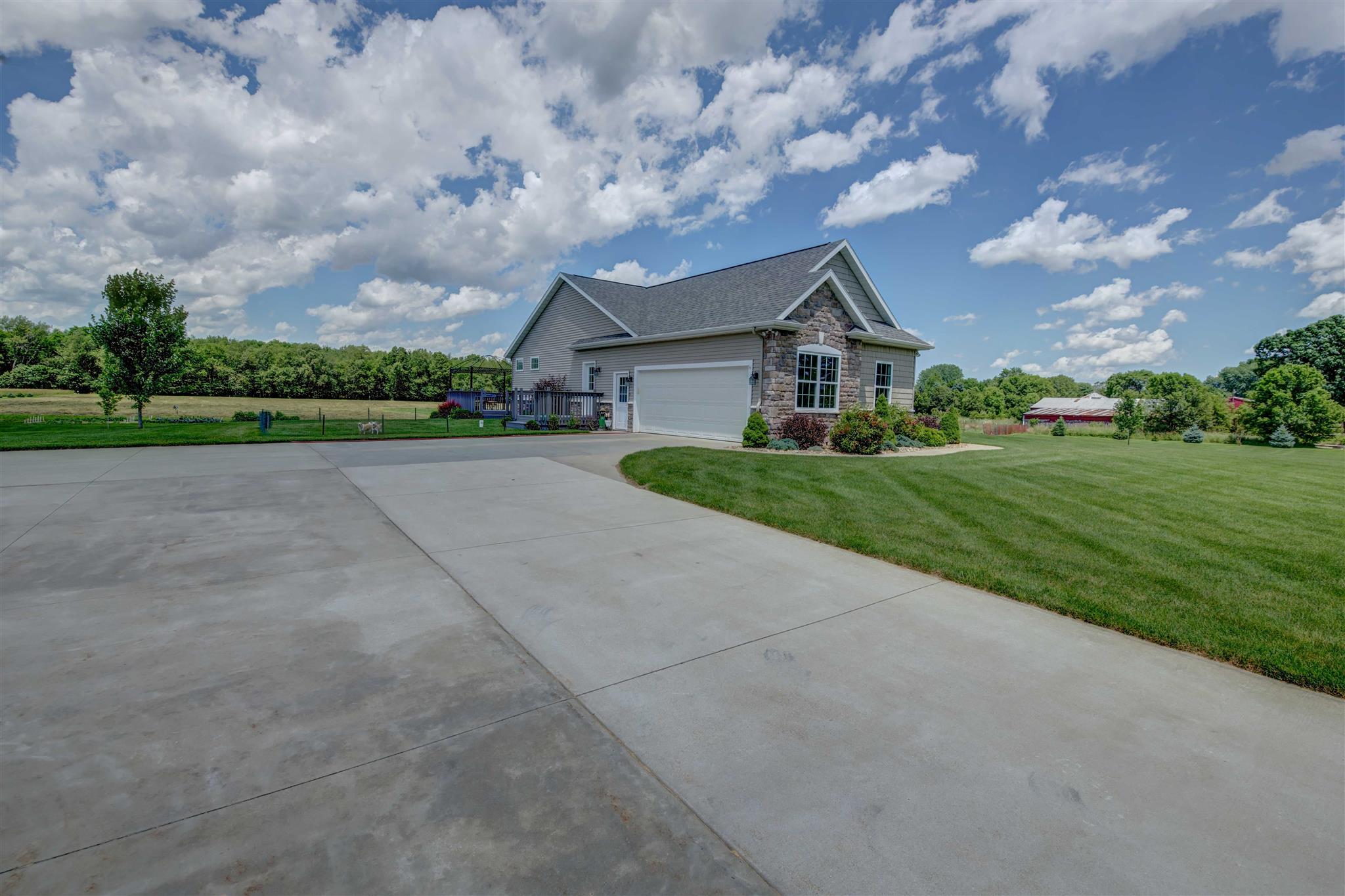 10541 Edison Road Osceola, IN 46561 - Photo 33 of 36 Gallery Image 33