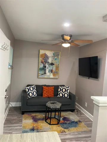 $1,075 | 2914 Avenue K, Unit 3, Galveston, TX 77550