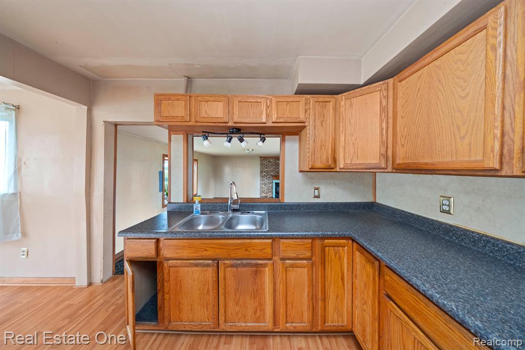 15403 Beech Daly Road Taylor, MI 48180 - Photo 10 of 30 Gallery Image 10