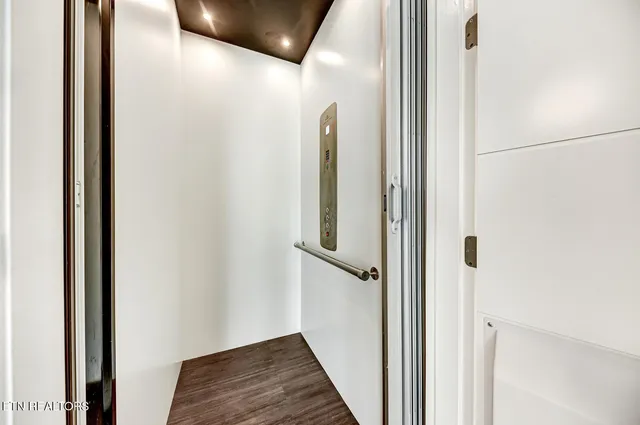 $11,497,000 | 201 Crown Jewel Lane, La Follette, TN 37766