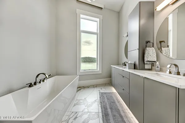 $11,497,000 | 201 Crown Jewel Lane, La Follette, TN 37766