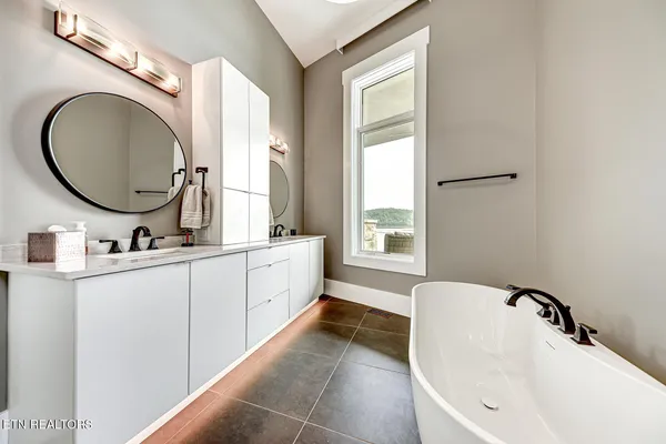 $11,497,000 | 201 Crown Jewel Lane, La Follette, TN 37766