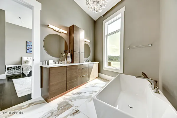 $11,497,000 | 201 Crown Jewel Lane, La Follette, TN 37766