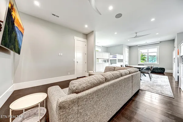 $11,497,000 | 201 Crown Jewel Lane, La Follette, TN 37766