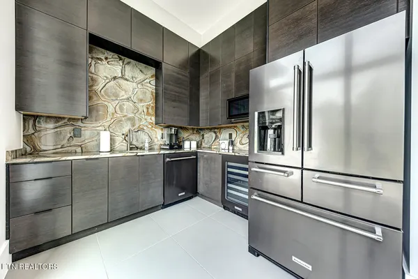 $11,497,000 | 201 Crown Jewel Lane, La Follette, TN 37766