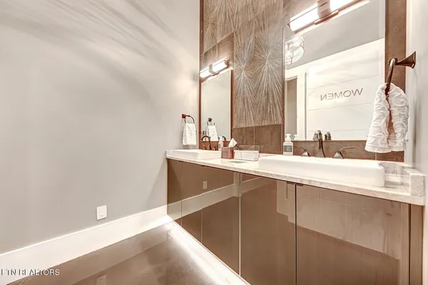 $11,497,000 | 201 Crown Jewel Lane, La Follette, TN 37766