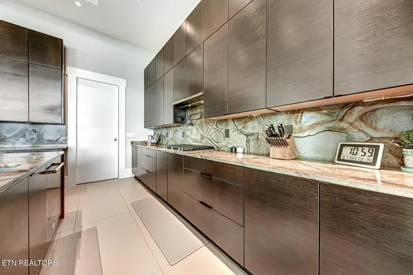 $11,497,000 | 201 Crown Jewel Lane, La Follette, TN 37766