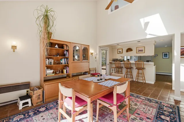 $800,000 | 733 North Road, Candia, NH 03034