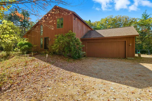 $800,000 | 733 North Road, Candia, NH 03034