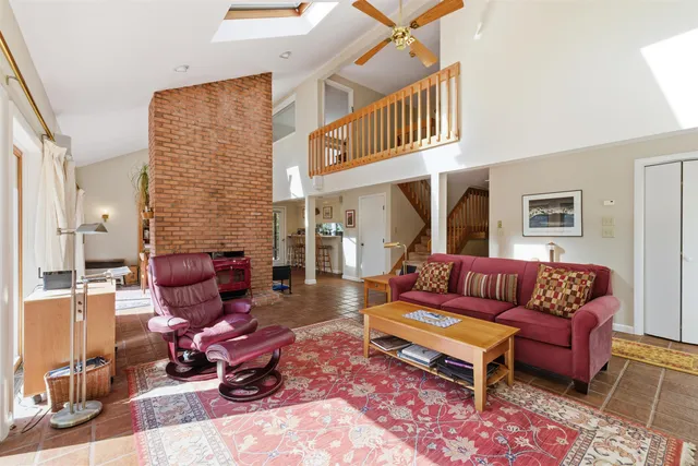 $800,000 | 733 North Road, Candia, NH 03034