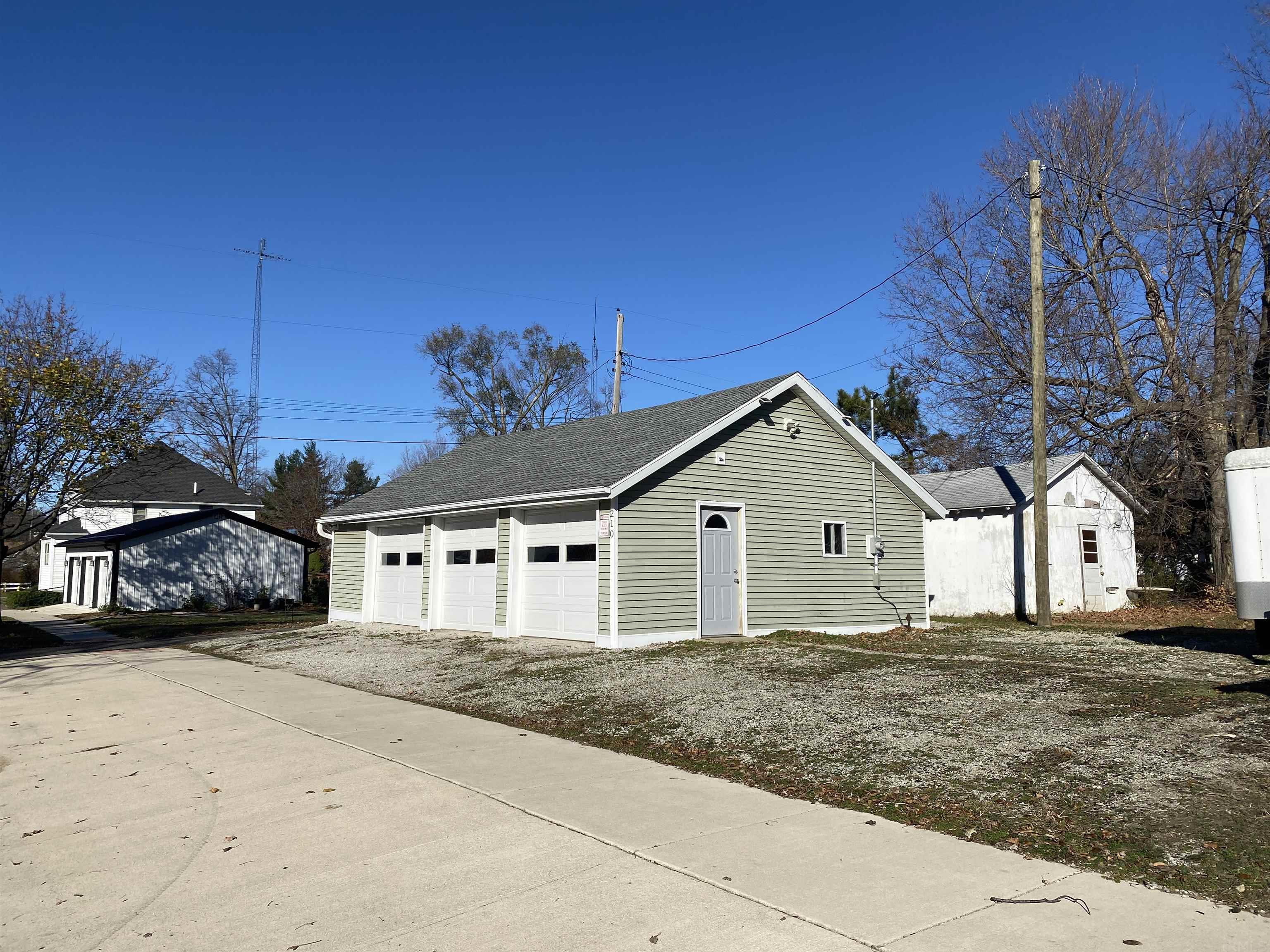210 West 13th Street Rochester, IN 46975 - Photo 2 of 5