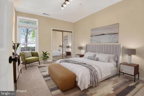 $400,000 | 6864 Brindle Heath Way, Unit 203, Alexandria, VA 22315