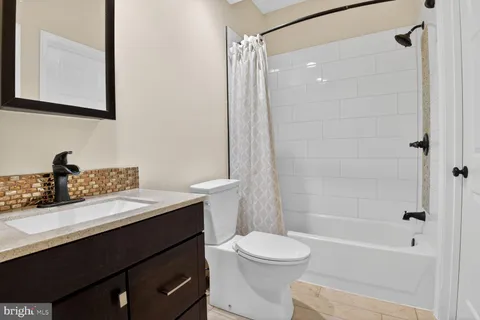 $400,000 | 6864 Brindle Heath Way, Unit 203, Alexandria, VA 22315