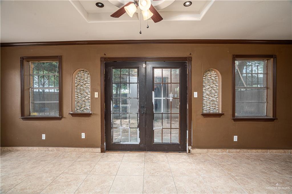 720 North Padre Avenue Weslaco, TX 78596 - Photo 4 of 29