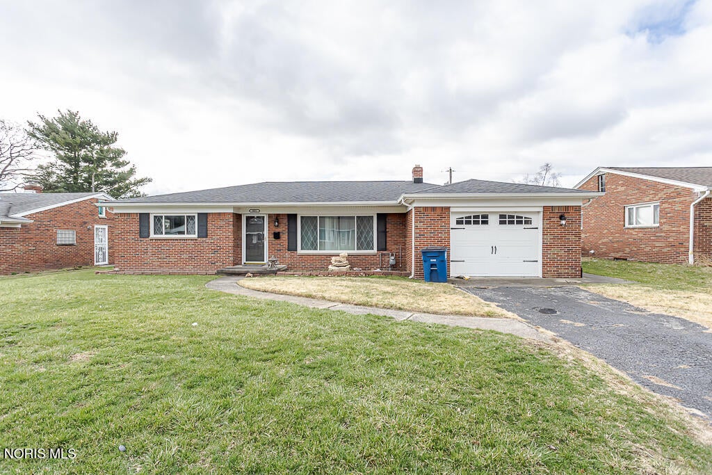 3021 Pinehurst Road Toledo, OH 43613 - Photo 1 of 1 175A0439