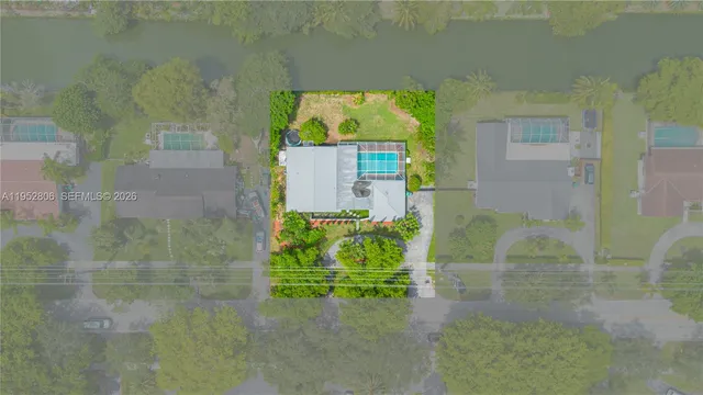 a picture of a bathroom