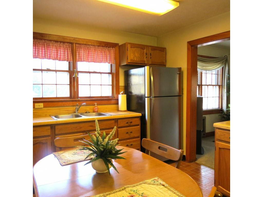 1612 Wendover Road Bristol, VA 24201 - Photo 8 of 26 Kitchen