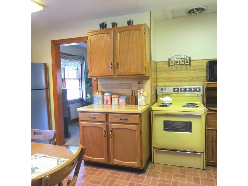 1612 Wendover Road Bristol, VA 24201 - Photo 9 of 26 another view of kitchen