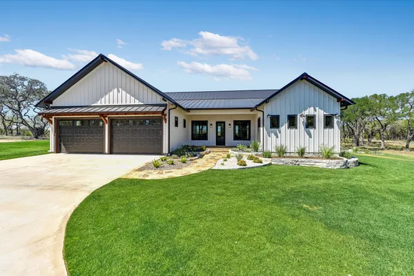 $1,425,000 | 130 Thousand Oaks Loop, San Marcos, TX 78666