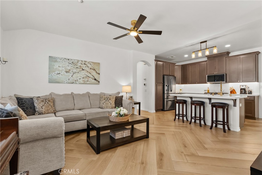 25222 Lurie Court Stevenson Ranch, CA 91381 - Photo 9 of 44