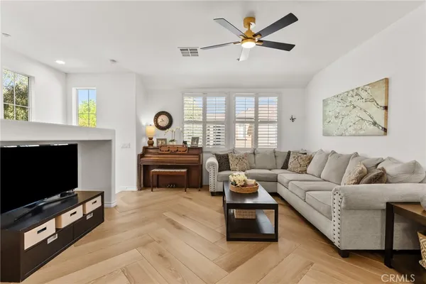 $575,000 | 25222 Lurie Court, Stevenson Ranch, CA 91381