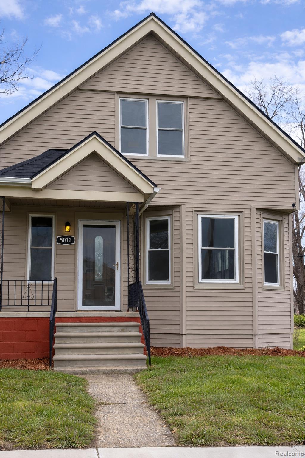 5012 Fischer Street Detroit, MI 48213 - Photo 2 of 22 Front of the house